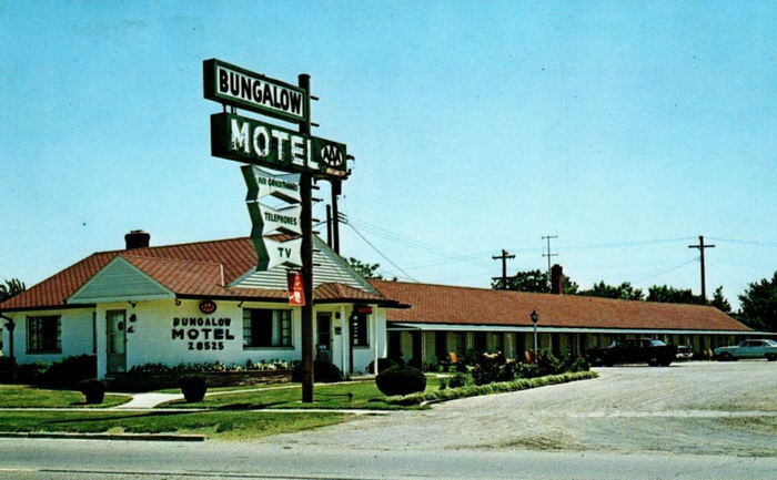 Bungalow Motel - Old Postcard View (newer photo)